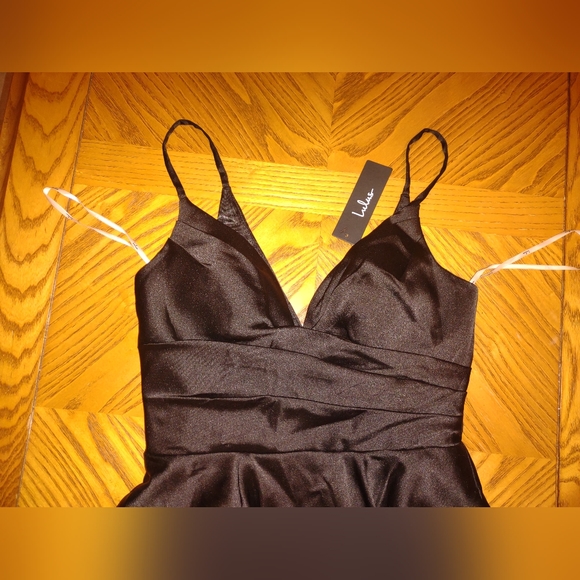 Lulu's remarkable romance black satin skater dress with pockets - Picture 3 of 9